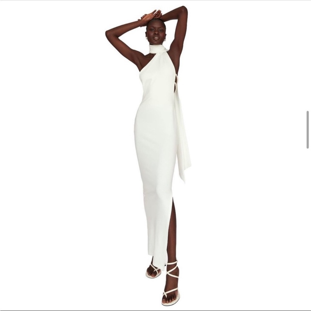 Khanum’s Kara Dress in Ivory